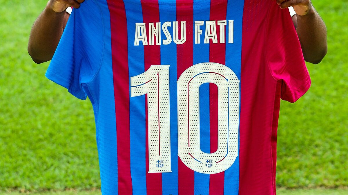 Barcelona: Handing Ansu Fati the No.10 shirt is an