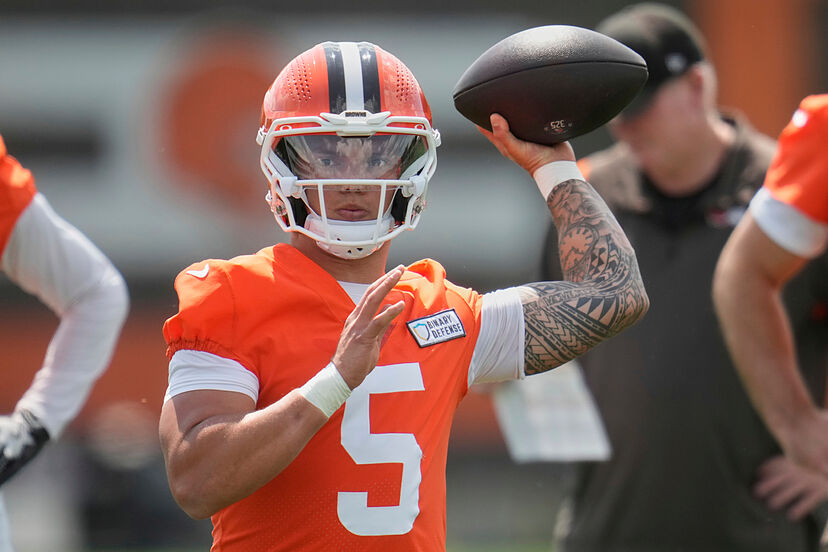 Shedeur Sanders loses again after new comments from the Browns about Dillon  Gabriel leave him feeling down | Marca