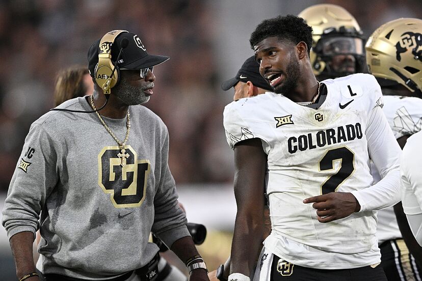 Shedeur Sanders embraces new chapter with Browns as Coach Prime wrestles  with emotional goodbye | Marca