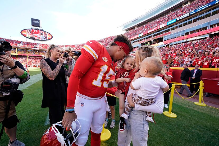 Patrick and Brittany Mahomes fulfill Sterling, Bronze, and Golden Raye's dreams: The photo captivates fans | Marca