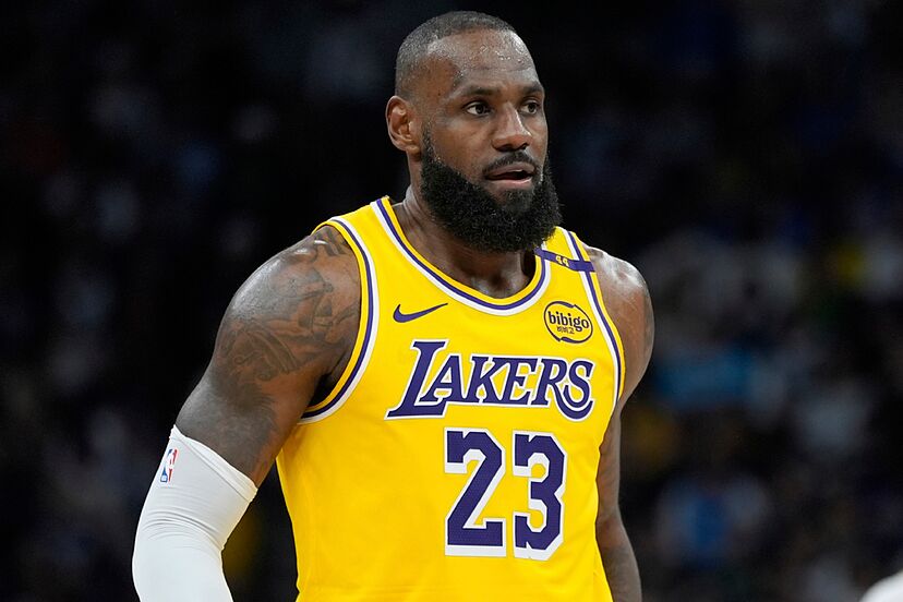 LeBron James told there is only one obstacle stopping him rejoining the  Cavaliers if he leaves the Lakers | Marca