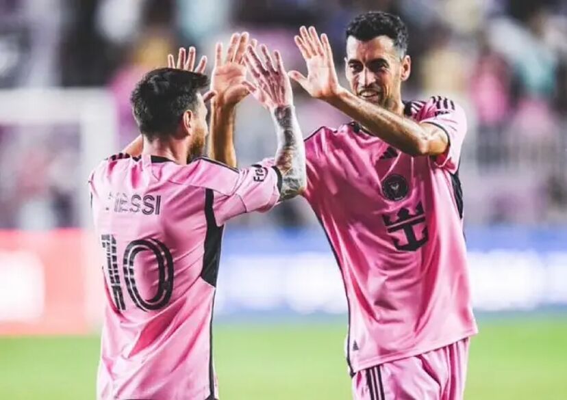 I enjoy watching what Messi is capable of doing," admitted Sergio Busquets.  | Marca