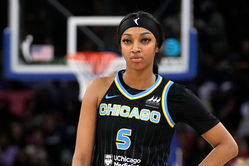 Angel Reese turns heads with a bold fashion look amid the Chicago Sky's  tough loss | Marca