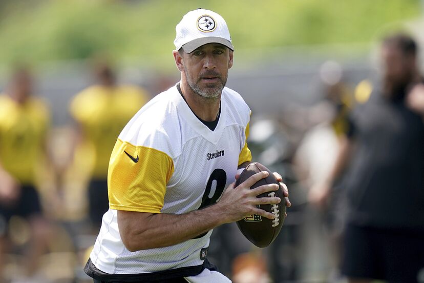 NCAA quarterbacks set sights on Mike Tomlin and Steelers, considering Aaron  Rodgers won't last much longer in NFL | Marca