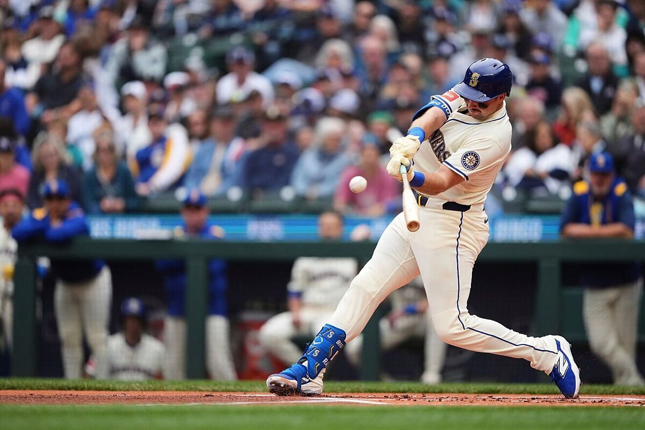 Cal Raleigh ties Ken Griffey Jr. and continues to make a strong case ...