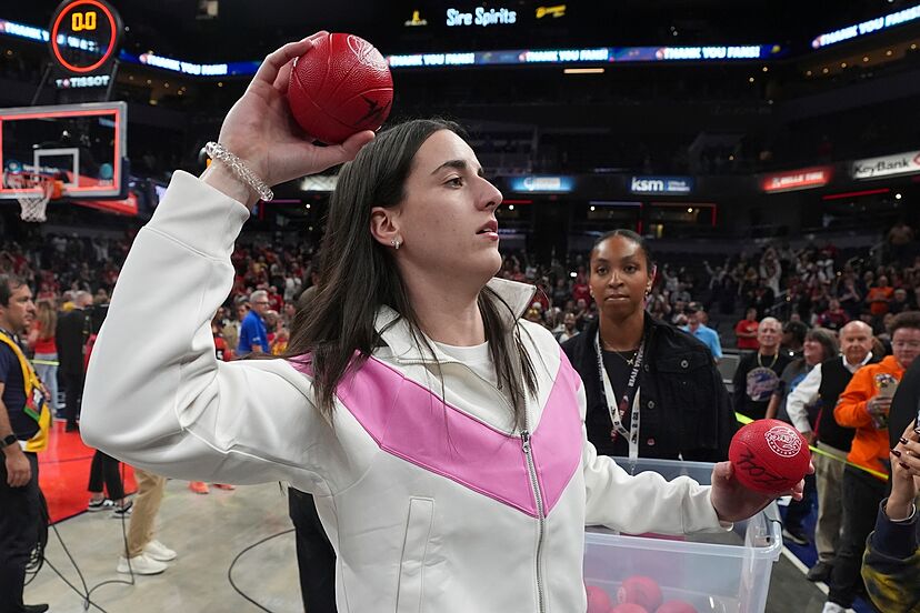 Shakira Austin's comments on Caitlin Clark highlight WNBA's growing dilemma  | Marca
