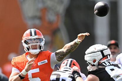 Kevin Stefanski has Dillon Gabriel's full attention, despite mistakes; Shedeur  Sanders is completely out of the picture for the Cleveland Browns | Marca