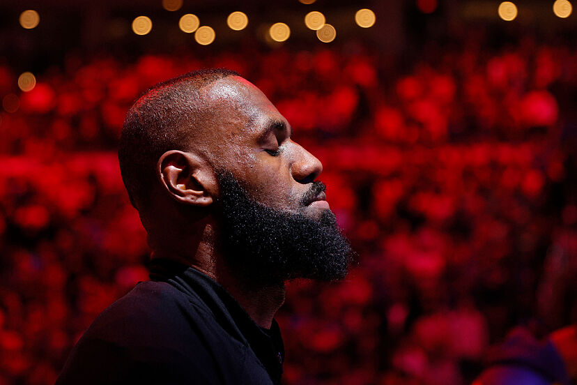 LeBron James answer to reporters about his retirement sparked speculation  about his inevitable NBA farewell tour | Marca
