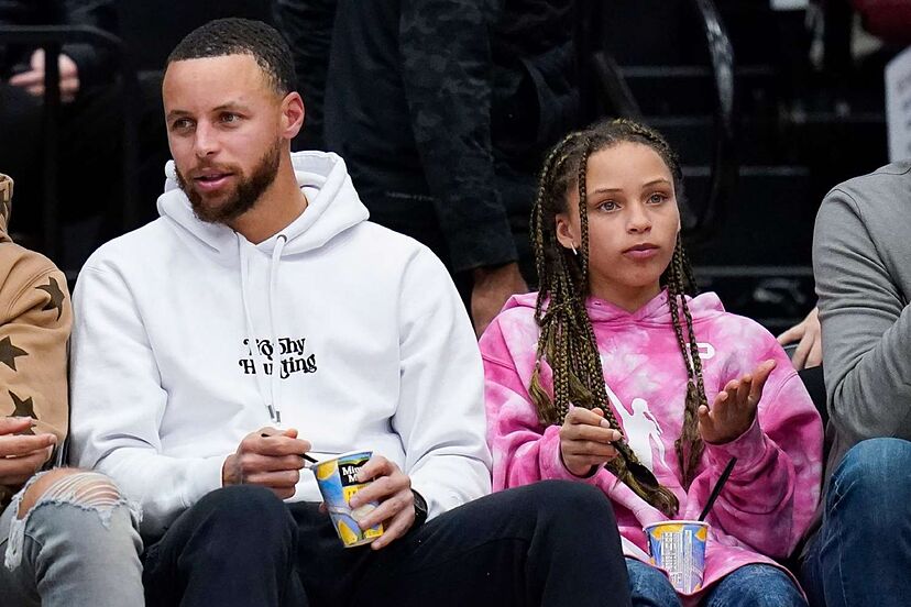 Stephen Curry's daughter Riley shines bright as volleyball ...