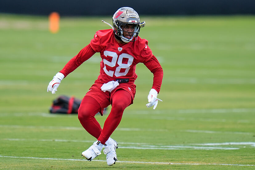 Whole Sanders family is going to end up getting cut out of the league...":  Antonio Brown targets Shedeur after Shilo Sanders' cut | Marca