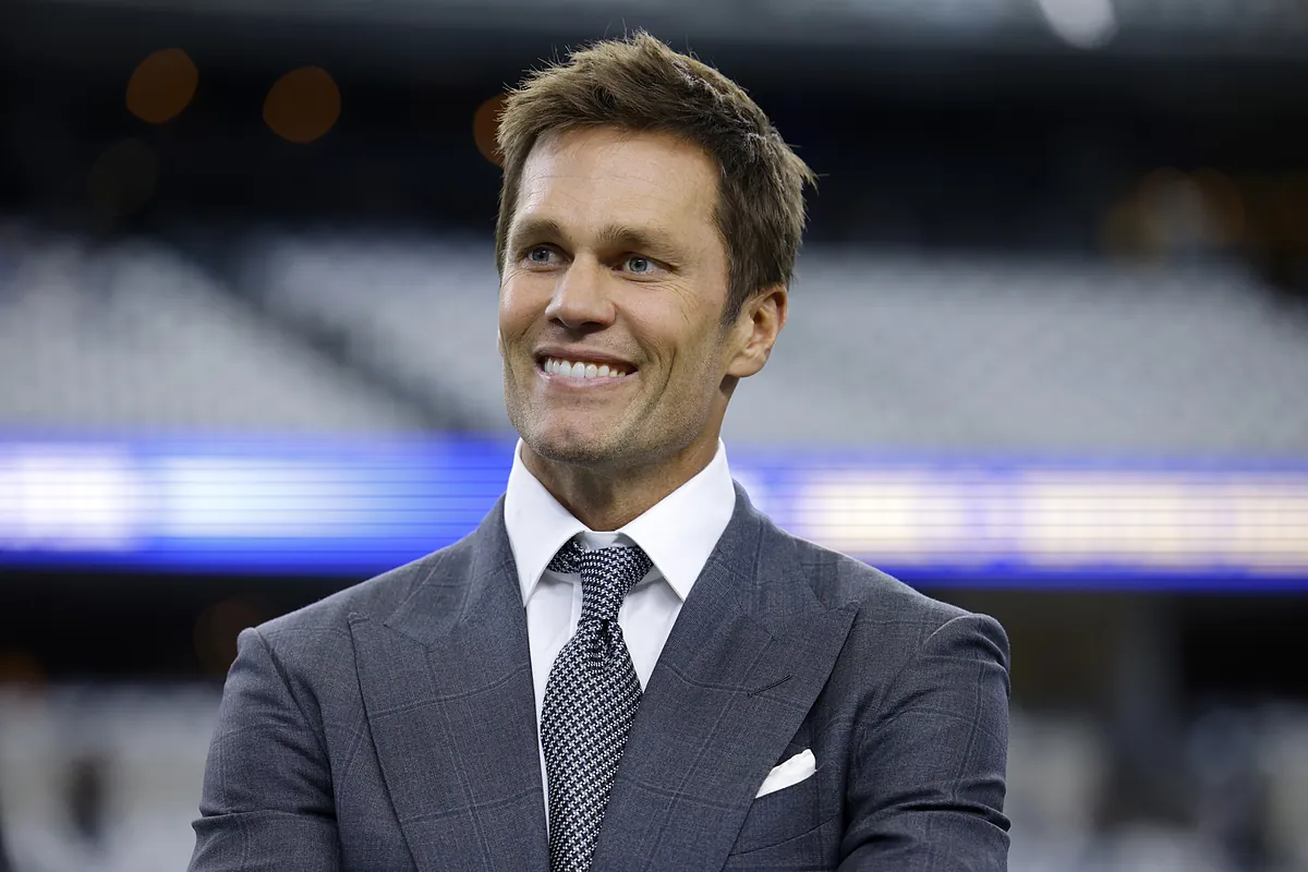 Tom Brady teases mystery announcement during Chargers-Raiders game