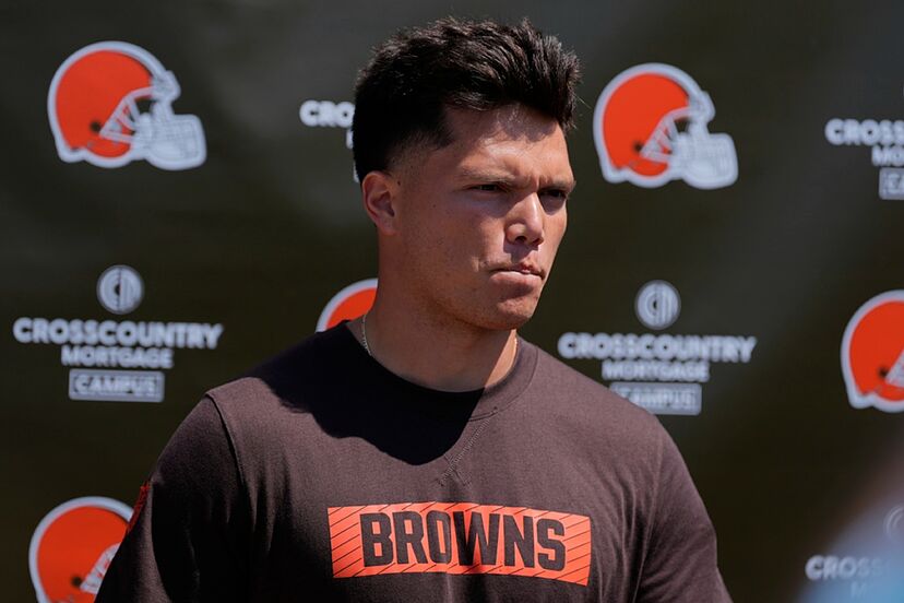 Dillon Gabriel avoids the 'trap' and emerges victorious from another clash with  Shedeur Sanders | Marca