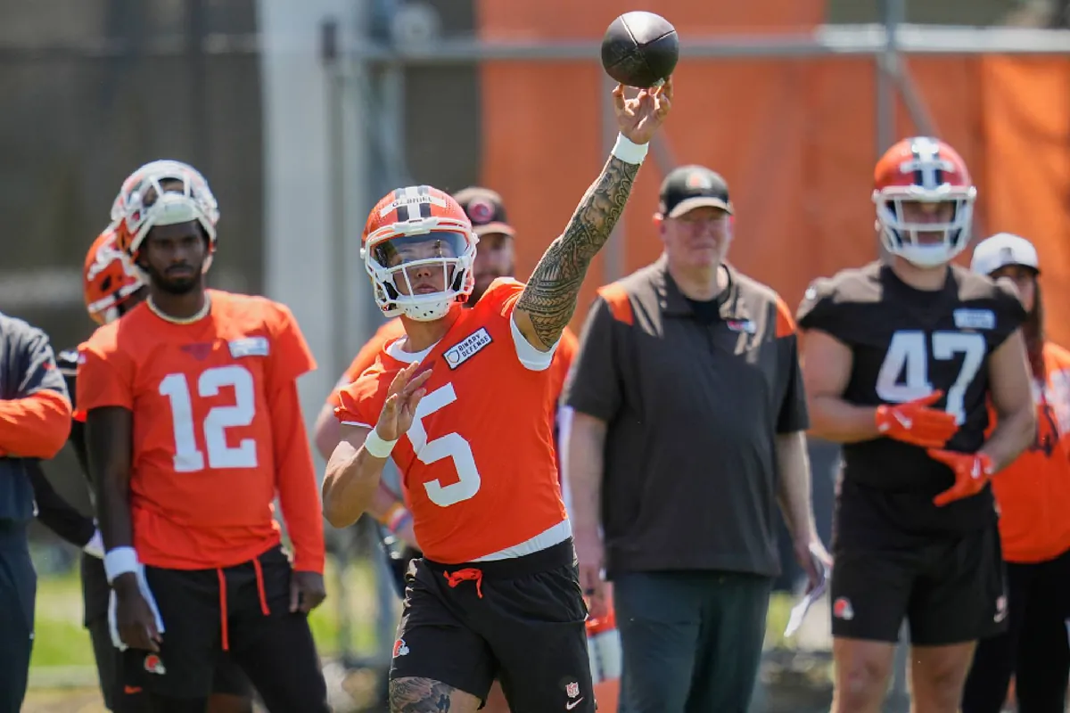 Confirmed: Dillon Gabriel is Kevin Stefanski's favorite, and Shedeur Sanders  may begin struggling to stay in the NFL | Marca