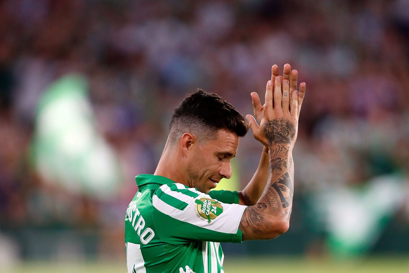 Rubén Castro y Jorge Molina conducen al Betis a Primera