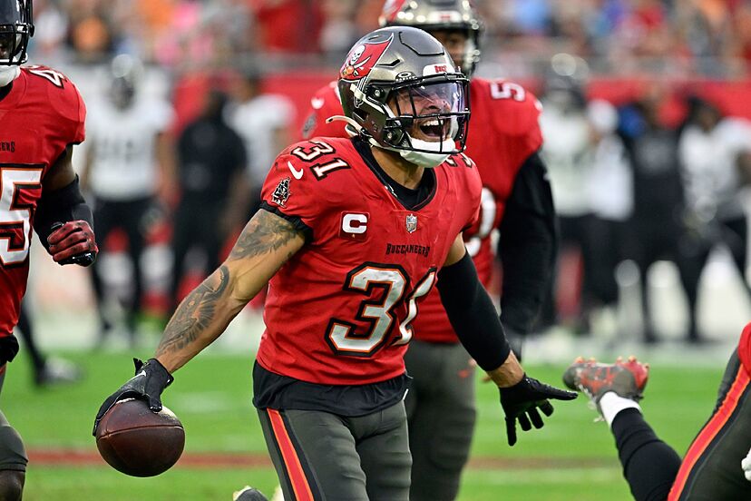 Are the Tampa Bay Buccaneers bringing back star WR Mike Evans? | Marca