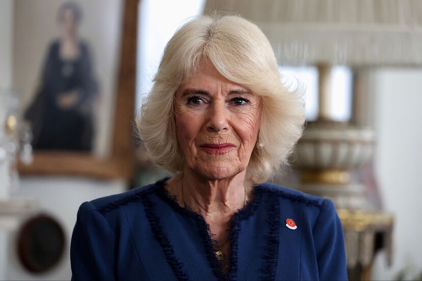 Queen Camilla leaves King Charles and withdraws from the Duchess of Kent's  funeral due to illness | Marca