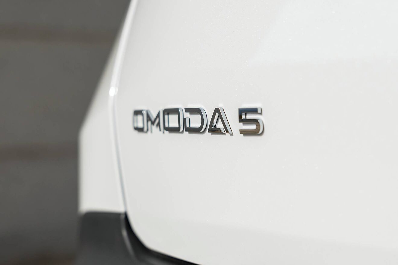 Joss Vinueza captures all gaze