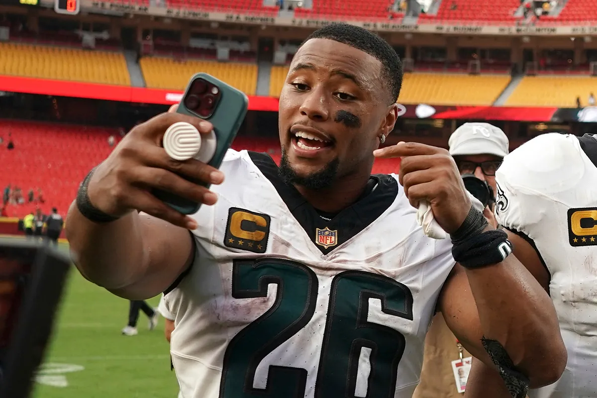 Eagles' Saquon Barkley slapped with $46K fine after Chiefs win | Marca