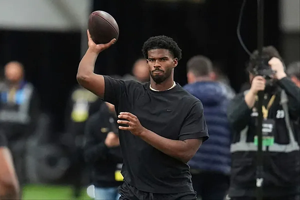 Eric Dickerson harshly criticizes the Browns and wants them to fire Shedeur  Sanders: "It pains me to see him there" | Marca