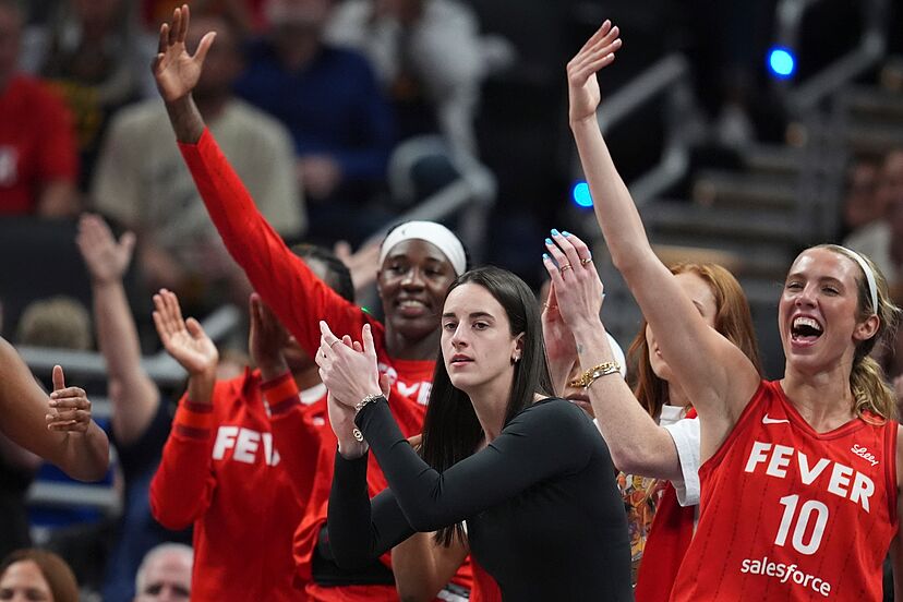 Could Caitlin Clark's disappointing season 'force' her to participate in  Unrivaled in order to be in top condition for 2026? | Marca