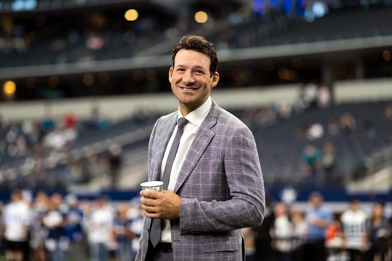 Tony Romo mixes up quarterback names during Lions-Packers broadcast