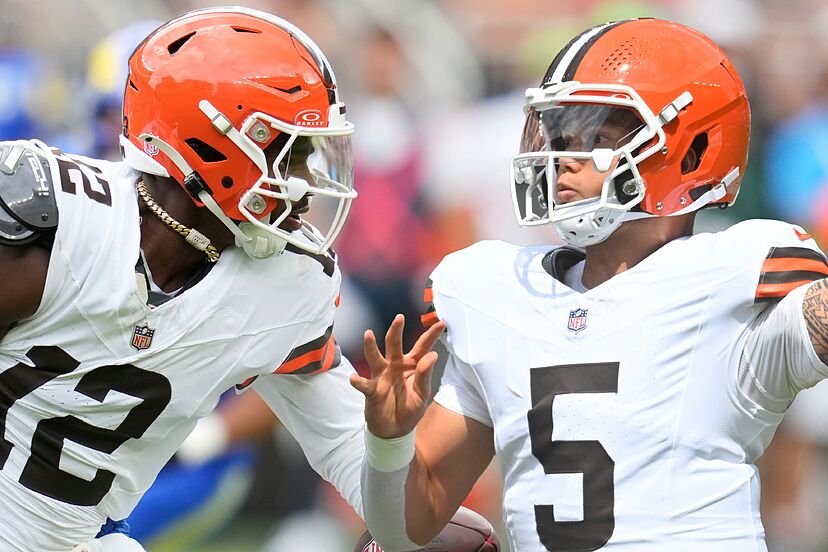 Dillon Gabriel and Shedeur Sanders surprised Kevin Stefanski; now the  rookie war will be bigger | Marca