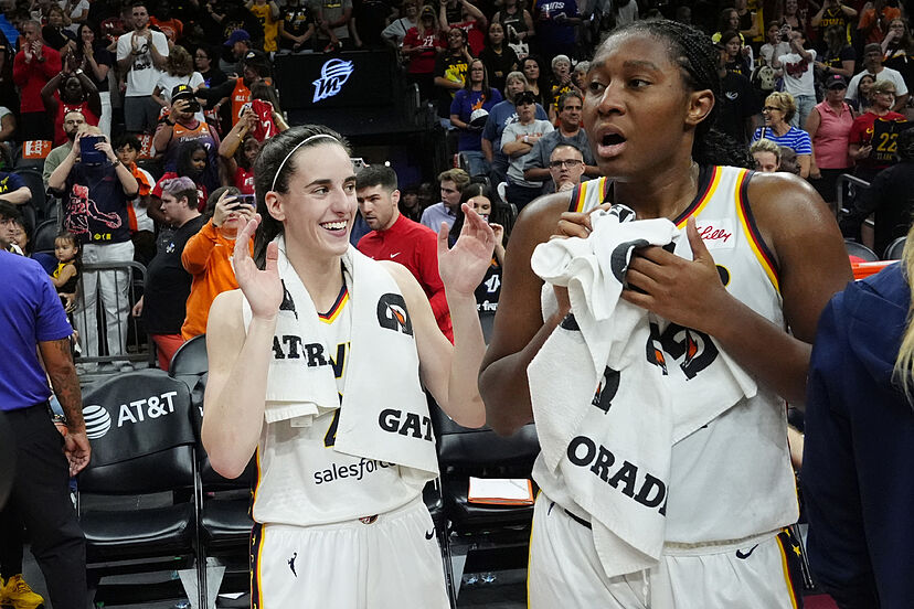Caitlin Clark's viral trolling of teammate Aliyah Boston after losing to  Angel Reese | Marca