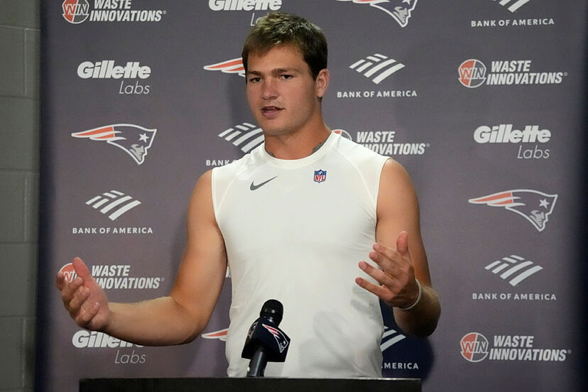 Drake Maye's offense faces early setback as Patriots grapple with injury  concerns | Marca