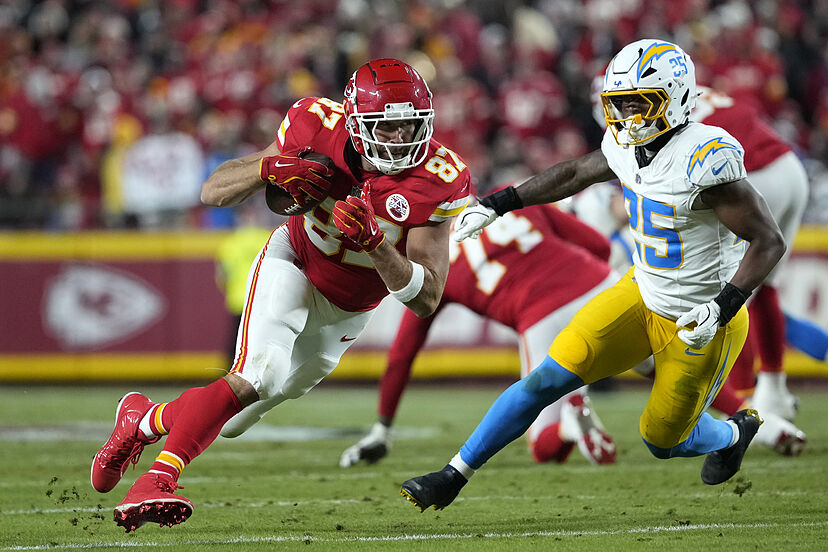 Patrick Mahomes lets no one doubt Travis Kelce and teaches an unexpected  lesson about his best friend | Marca